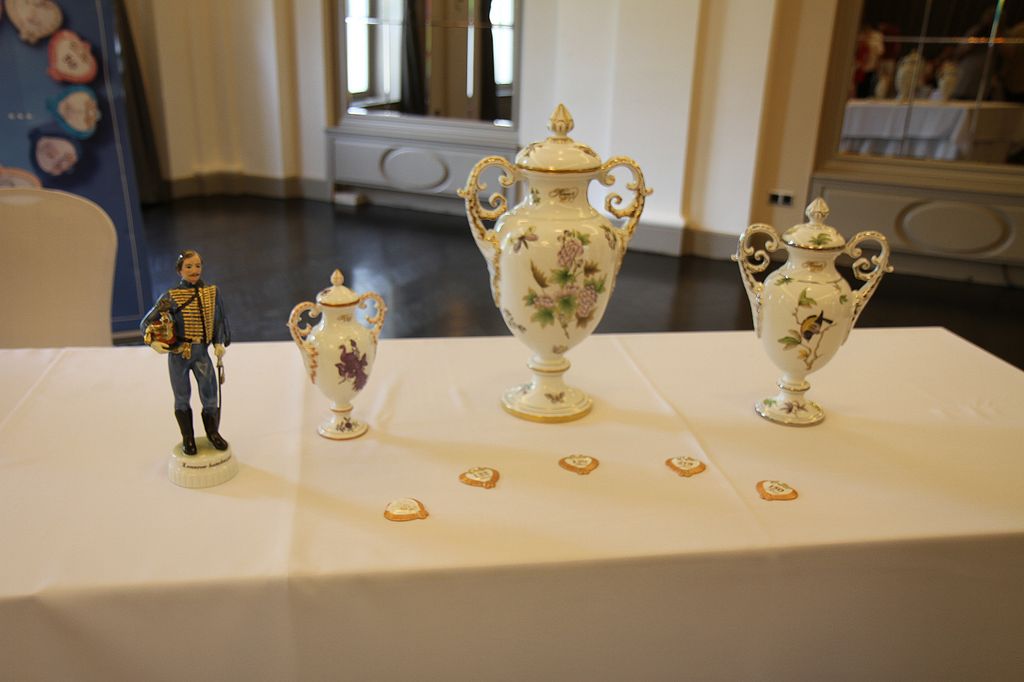 Herendi porcelánszívek és Herendi porcelándíjak a 201. Anna-bálon